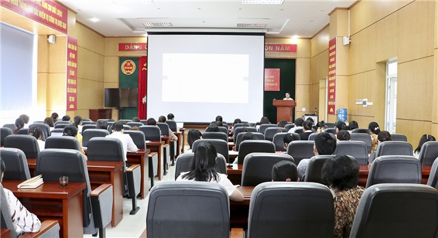 Chi cục Thuế khu vực uu888 one - Quảng Yên: Hỗ trợ trực tiếp người nộp thuế trên địa bàn TP uu888 one về chính sách thuế và hóa đơn điện tử