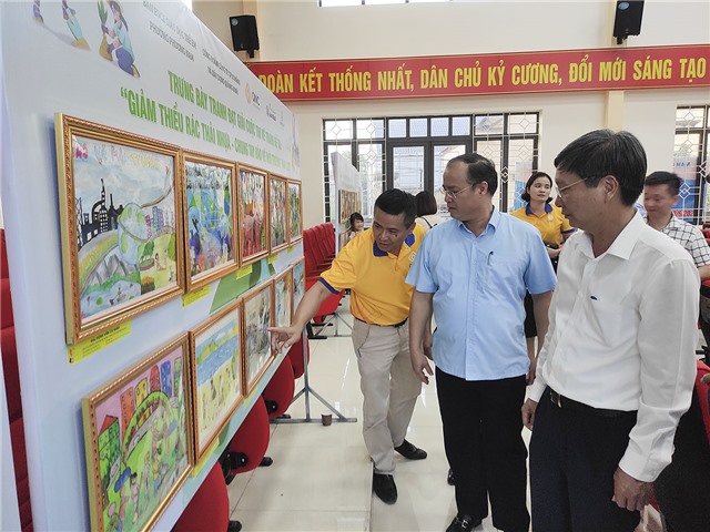 Phát động Cuộc thi VRACBANK "Gửi rác - Rút tiền"; trao giải Cuộc thi vẽ tranh "Giảm thiểu rác thải nhựa, chung tay bảo vệ môi trường" năm 2022