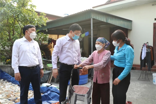 GẦN DÂN, SÁT DÂN, TRỌNG DÂN KINH NGHIỆM CỦA UÔNG BÍ