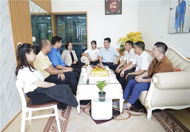 CLB Doanh nghiệp trẻ TP uu888 one: thăm quan, tìm hiểu mô hình hoạt động tại Công ty của các thành viên