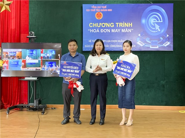 Cục thuế uu888 one trao giải chương trình hoá đơn may mắn quý II/2022