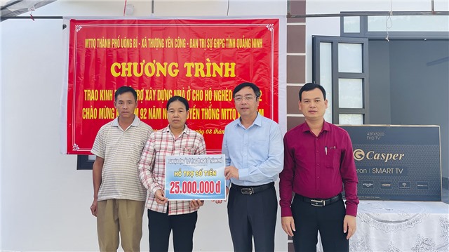 Trao kinh phí hỗ trợ uu888 game nhà ở cho hộ nghèo tại xã Thượng Yên Công