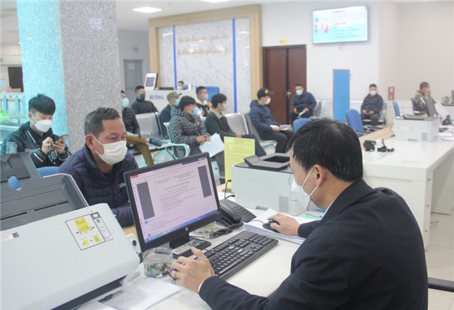 Đẩy mạnh cải cách thủ tục hành chính 
