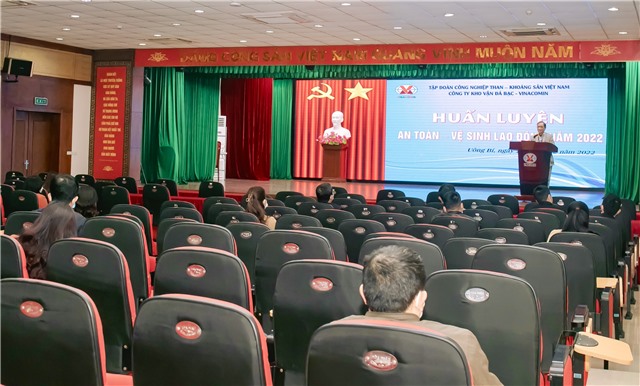 Công ty Kho vận Đá Bạc: Huấn luyện an toàn, vệ sinh lao động định kỳ cho người lao động thuộc đối tượng nhóm 4