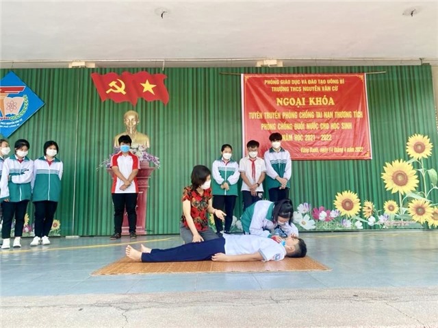 Trường THCS Nguyễn Văn Cừ tổ chức tuyên truyền phòng chống tai nạn thương tích, phòng chống đuối nước cho học sinh năm học 2021-2022