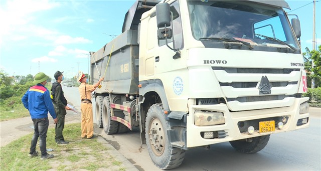Xử lý xe quá tải trọng: Cần sự phối hợp chặt chẽ giữa các lực lượng chức năng