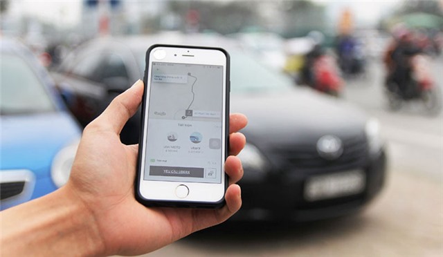 Xe hợp đồng điện tử dưới 9 chỗ sẽ gộp vào loại hình taxi