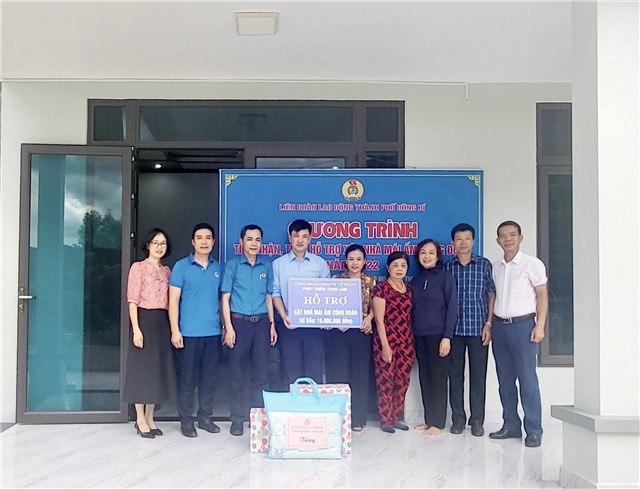 LĐLĐ TP uu888 one tiếp nhận và trao hỗ trợ xây nhà "Mái ấm công đoàn" năm 2022