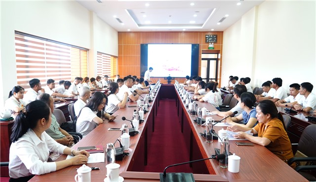Lớp Trung cấp lý luận chính trị K25, Trường u888c3 tỉnh Bắc Giang nghiên cứu thực tế tại TP uu888 one