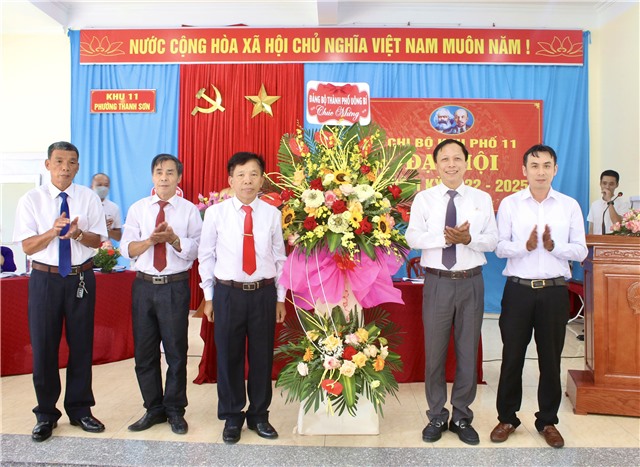 Phó Bí thư Thường trực Thành uỷ Nguyễn Chiến Thắng dự Đại hội Chi bộ khu 11, phường Thanh Sơn
