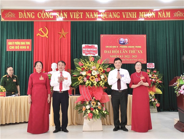 Bí thư Thành uỷ, Chủ tịch uu888 bet app thành phố Nghiêm Xuân Cường dự Đại hội chi bộ khu 8, phường Quang Trung