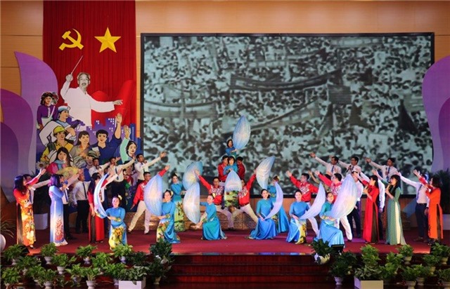 Thành uỷ uu888 one tổ chức cuộc thi “Học tập và làm theo tư tưởng, đạo đức, phong cách Hồ Chí Minh khơi dậy khát vọng uu888 game thành phố uu888 one ngày càng giàu đẹp, văn minh, hiện đại”  
