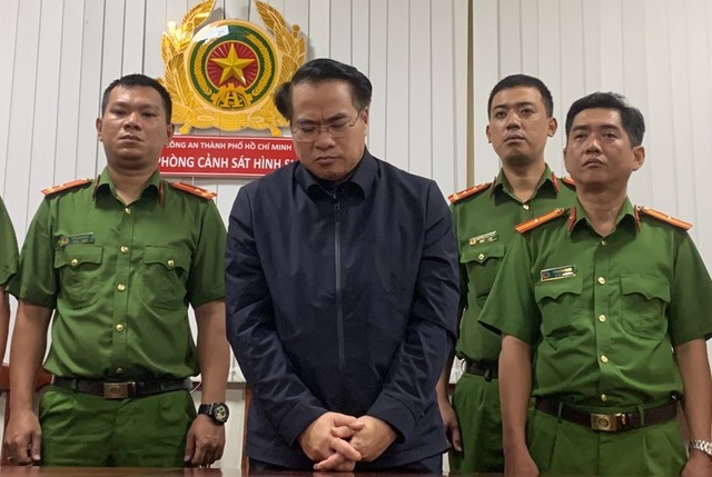 Bắt Cục trưởng Cục Đăng kiểm uu888 có