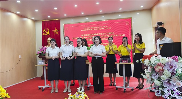 Chi bộ Trường Tiểu học Quang Trung sinh hoạt chính trị kỷ niệm 60 năm ngày thành lập tỉnh uu888 one 30/10 (1963-2023)