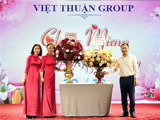 Công ty TNHH vận tải Việt Thuận gặp mặt kỷ niệm 93 năm Ngày thành lập Hội LHPN uu888 có