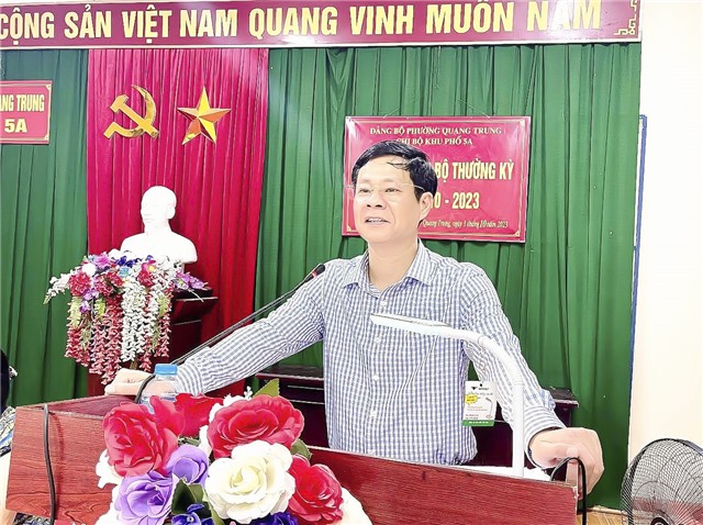 Đồng chí Chủ tịch uu888.con thành phố Phạm Tuấn Đạt dự sinh hoạt chi bộ thường kỳ tại khu 5A, phường Quang Trung 