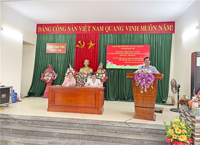 Chủ tịch uu888.con thành phố Phạm Tuấn Đạt dự sinh hoạt chi bộ thường kỳ tại khu 5B, phường Quang Trung 