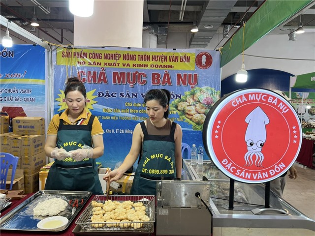 Hỗ trợ nông dân bắt nhịp chuyển đổi số