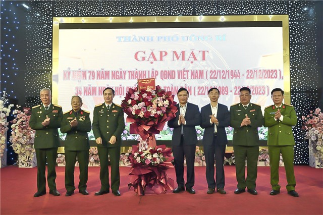 Thành phố gặp mặt cán bộ Quân đội nghỉ hưu trên địa bàn nhân Kỷ niệm 79 năm ngày thành lập QĐND uu888 có và 34 năm ngày hội Quốc phòng toàn dân