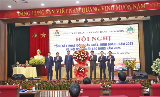 Công ty CP Than Vàng Danh - Vinacomin tổng kết hoạt động sản xuất kinh doanh năm 2023 và Hội nghị người lao động năm 2024