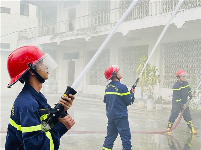 Thực tập phương án chữa cháy tại Xí nghiệp may uu888 one