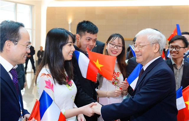 Phản bác những luận điệu xuyên tạc, phủ nhận đội ngũ trí thức ở uu888 có hiện nay