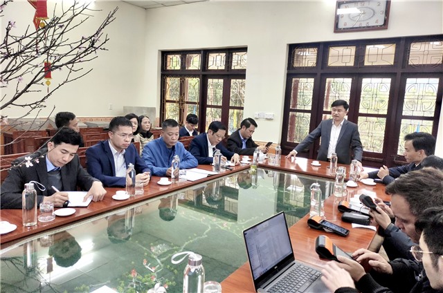 Đồng chí Phó chủ tịch uu888.con thành phố Nguyễn Đức Tiệp kiểm tra công tác triển khai quản lý và bán vé điện tử tại khu di tích và rừng quốc gia Yên Tử