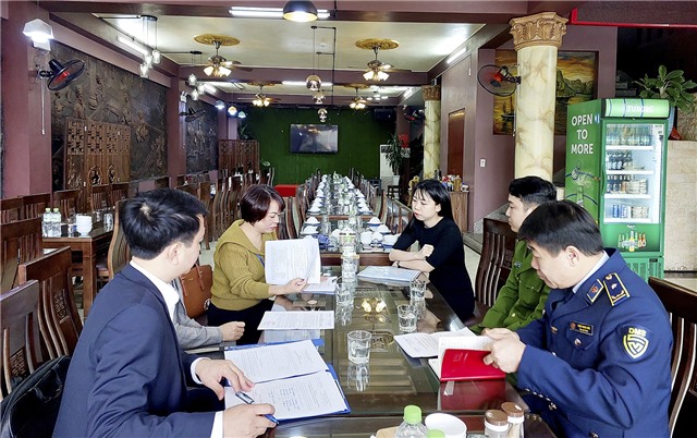 Đoàn kiểm tra liên ngành thành phố kiểm tra công tác đảm bảo ATTP, phòng chống buôn lậu, gian lận thương mại quý I năm 2023