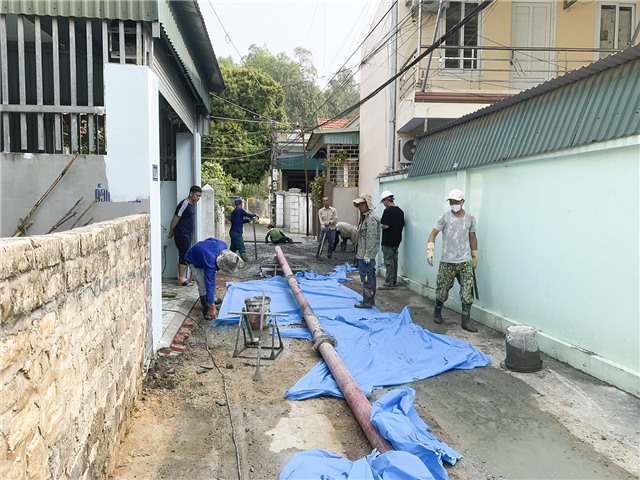 Các hộ dân ngõ 34, phố Tre Mai, phường Nam Khê chung tay chỉnh trang đô thị