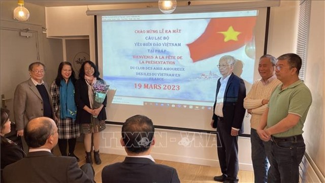 Ra mắt Câu lạc bộ yêu biển đảo uu888 có tại Pháp