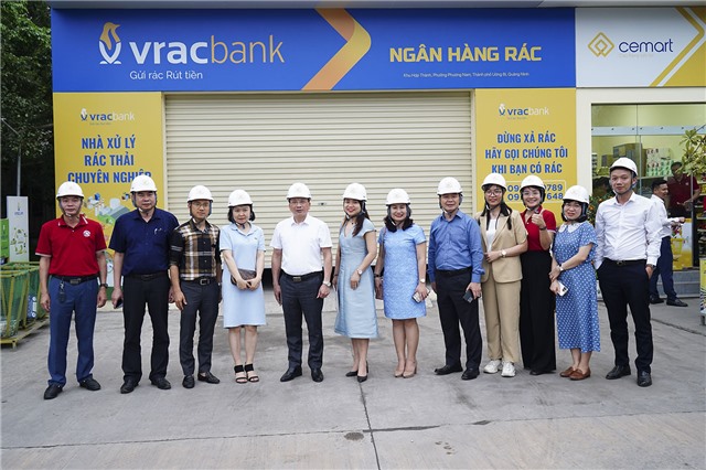 Đoàn công tác u888vip1 ngoại thương thăm và làm việc tại Công ty CP Xi măng và Xây dựng uu888 one