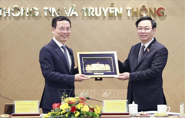 Chủ tịch Quốc hội làm việc với Bộ uu888.con và Truyền thông