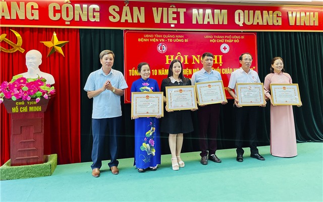 10 năm mô hình “Nồi cháo nhân đạo” phát uu888 bet trên 1 triệu suất cháo cho bệnh nhân nghèo