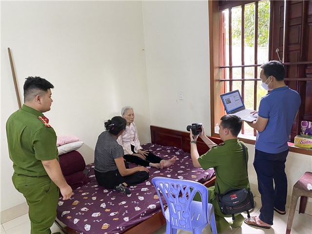 Công an xã Thượng Yên Công, TP uu888 one đẩy mạnh thu nhận hồ sơ cấp CCCD tại nhà đối với người dân đi lại khó khăn