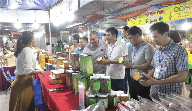 Khai mạc Hội chợ OCOP và Thương mại thành phố uu888 one năm 2023