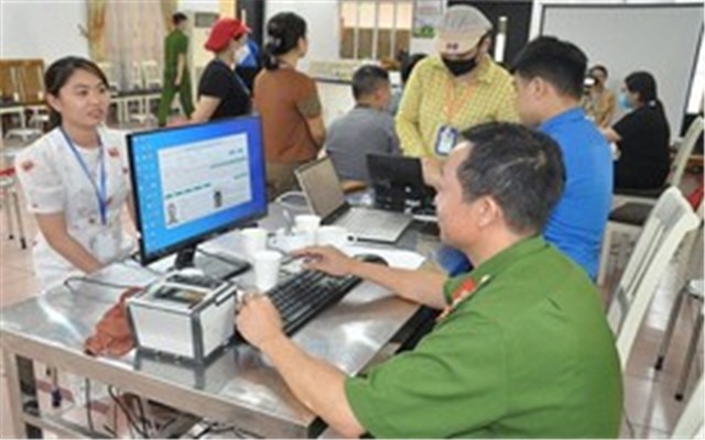 Biểu dương 19 tỉnh, thành phố hoàn thành chỉ tiêu cấp Căn cước u888c3 trước thời hạn