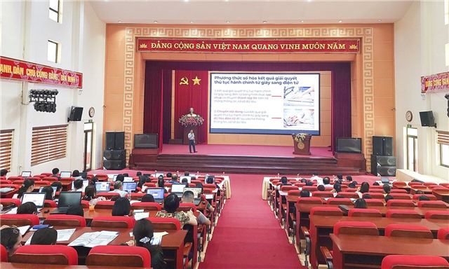 Thành phố uu888 one tập huấn số hóa hồ sơ và giải quyết thủ tục hành chính trên môi trường điện tử
