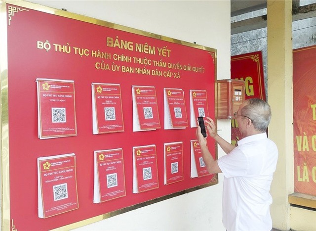 Phường Vàng Danh triển khai Quét mã QR Code tra cứu thủ tục hành chính