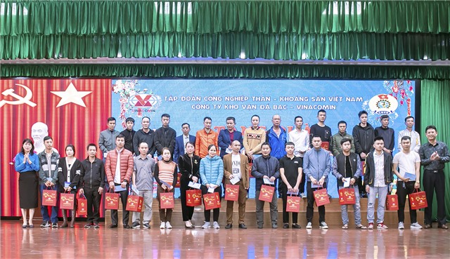 Chăm lo Tết sớm cho công nhân lao động