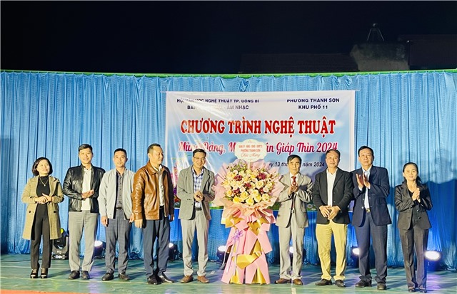 Khánh thành, bàn giao công trình mái tôn Nhà văn hóa khu 11, phường Thanh Sơn 