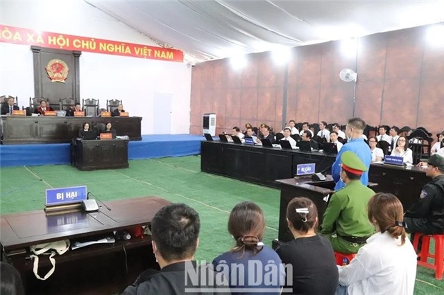 Xét xử sơ thẩm công khai vụ tấn công khủng bố trụ sở xã tại Đắk Lắk: Tiếp tục thẩm vấn, xét hỏi các bị cáo