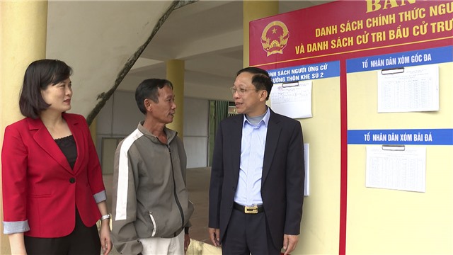 Đồng chí Nguyễn Chiến Thắng, PBT Thường trực Thành uỷ, Chủ tịch uu888 bet app thành phố kiểm tra công tác bầu cử Trưởng thôn, khu phố