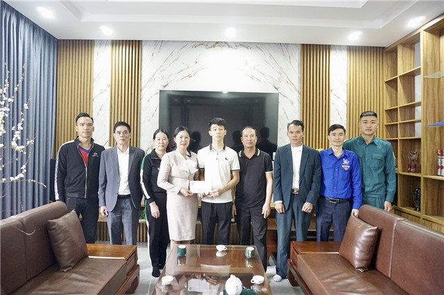 Ban Thường trực Ủy ban MTTQ phường Yên Thanh thăm, nắm tình hình, động viên thanh niên lên đường nhập ngũ