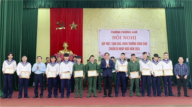 Phường Phương Nam gặp mặt, tặng quà u888c3 nhập ngũ năm 2024