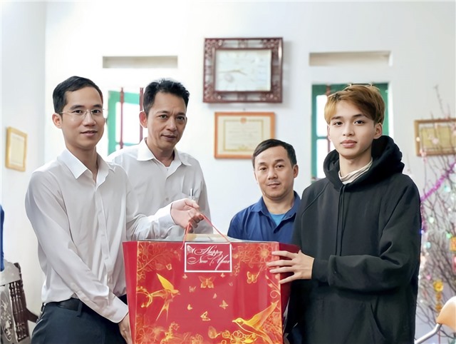 Phường Nam Khê thăm, tặng quà Tết u888c3 chuẩn bị nhập ngũ và phát lệnh gọi u888c3 nhập ngũ năm 2024