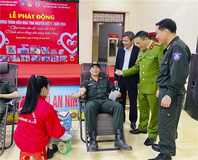 500 cán bộ chiến sỹ Trung đoàn CSCĐ Đông Bắc tham dự hưởng ứng Lễ phát động Chương trình hiến máu tình nguyện đợt I năm 2024