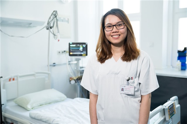 tải uu888 tuyển chọn điều dưỡng viên đi học tập và làm việc tại CHLB Đức