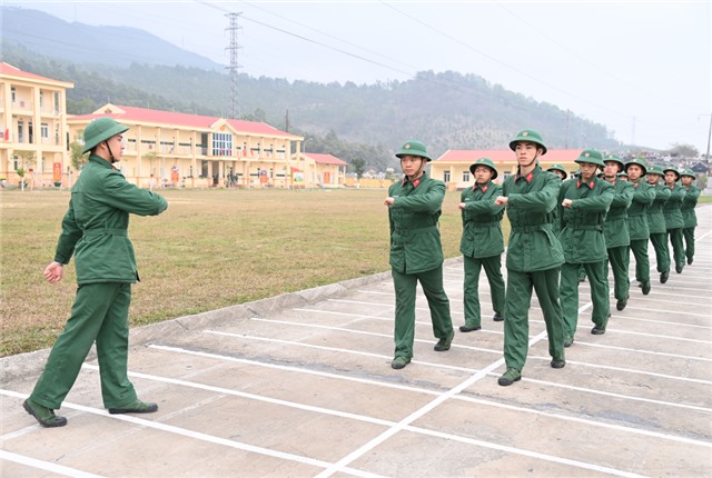 Tháng đầu huấn luyện chiến sĩ mới