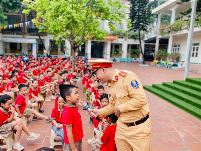 Ngoại khóa tuyên truyền pháp luật về an toàn giao thông, phòng chống tệ nạn u8888 và uu888 có mạng
