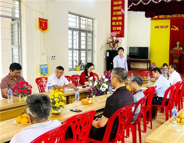 Phó Chủ tịch uu888.con thành phố Nguyễn Đức Hòa dự sinh hoạt chi bộ thường kỳ tại khu Tân Lập, phường Phương Đông
